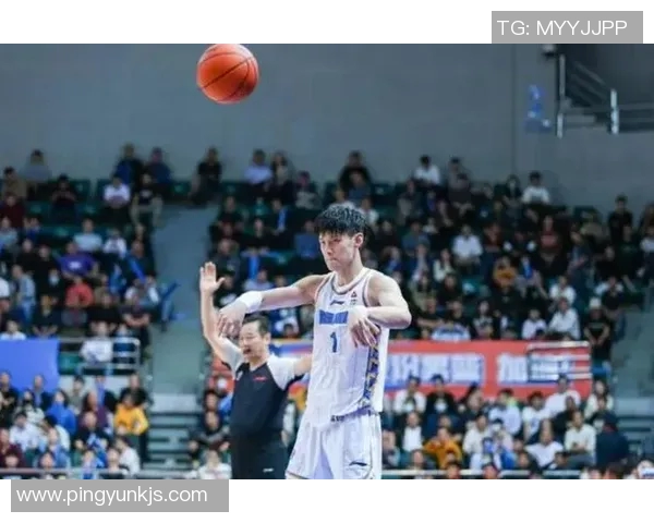 曾凡博在北京CBA赛季中的精彩表现与未来发展潜力分析