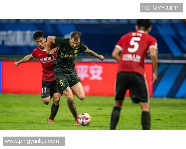 严鼎皓精彩进球助力成都蓉城赢得关键胜利展现球队实力